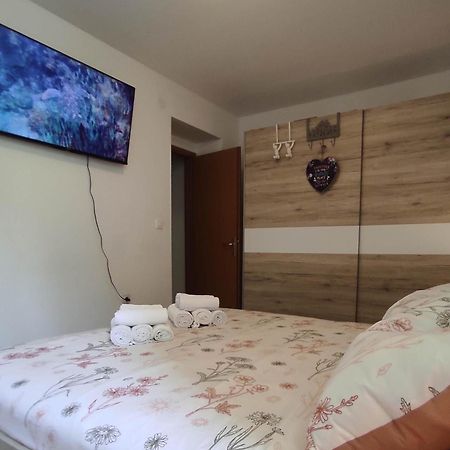 Apartments Emi & Nini Шибеник Екстер'єр фото