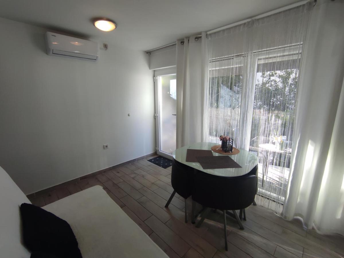 Apartments Emi & Nini Шибеник Екстер'єр фото